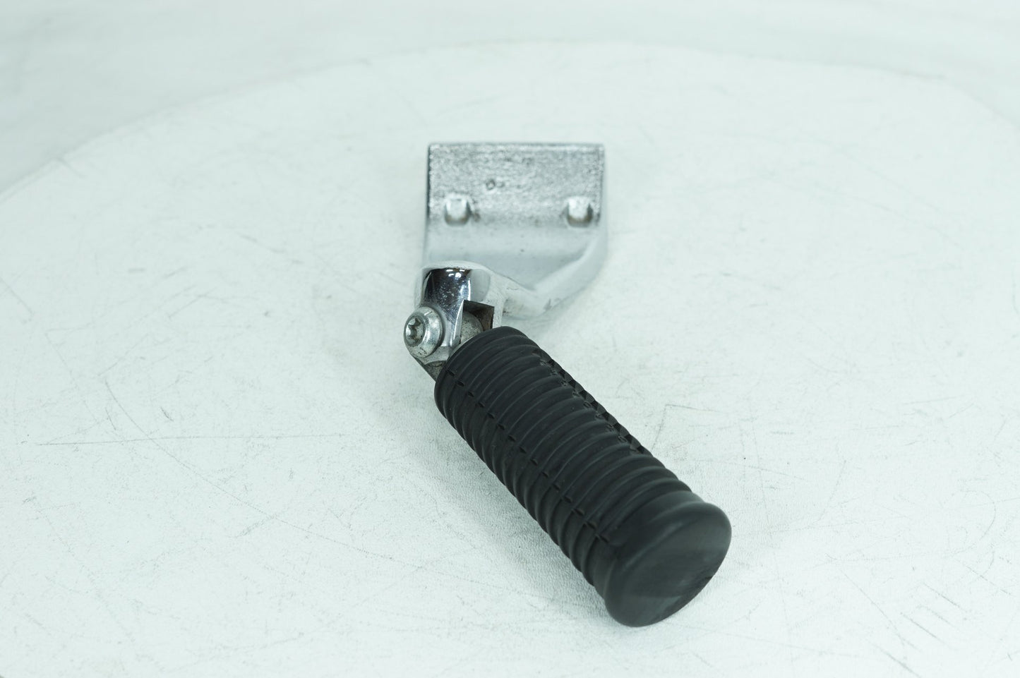 2007 - 2017 Harley-Davidson Dyna Super Glide Custom Left Foot Rest Support Bracket Peg 50639-90A