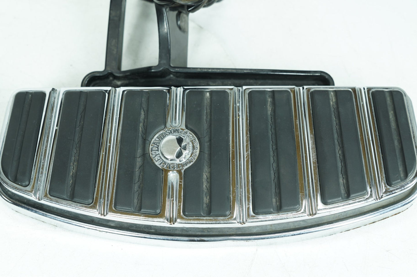2010 Harley Softail FLSTC Heritage Classic OEM Left Right Driver Floorboard Foot Rest