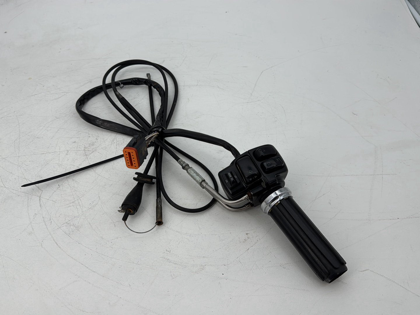 1999 - 2006 Harley-Davidson Touring Electra Glide Classic Right Engine Start Kill Switches Controls