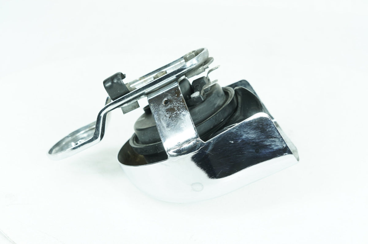 2003 Harley Softail FLSTC Heritage Classic OEM Horn Signal Klaxon Chrome Cover
