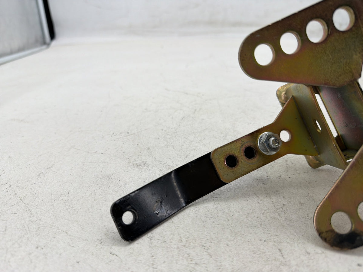 2004 Harley Road King Touring Classic Front Driver Rider Backrest Bracket Mount