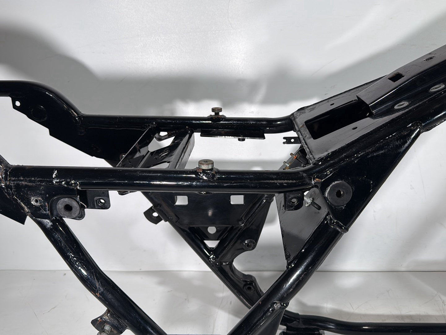 1999 - 2006 Harley-Davidson Touring Road King Police Body Main Frame Chassis CLN CLR 47900-01