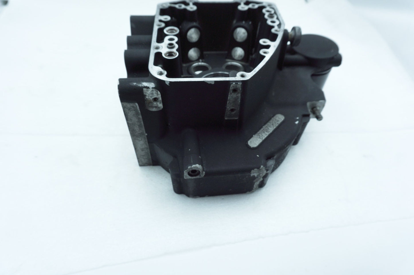 2007 - 2011 Harley-Davidson Touring Street Glide Crankcase Shaft Engine Motor Cover 24653-06