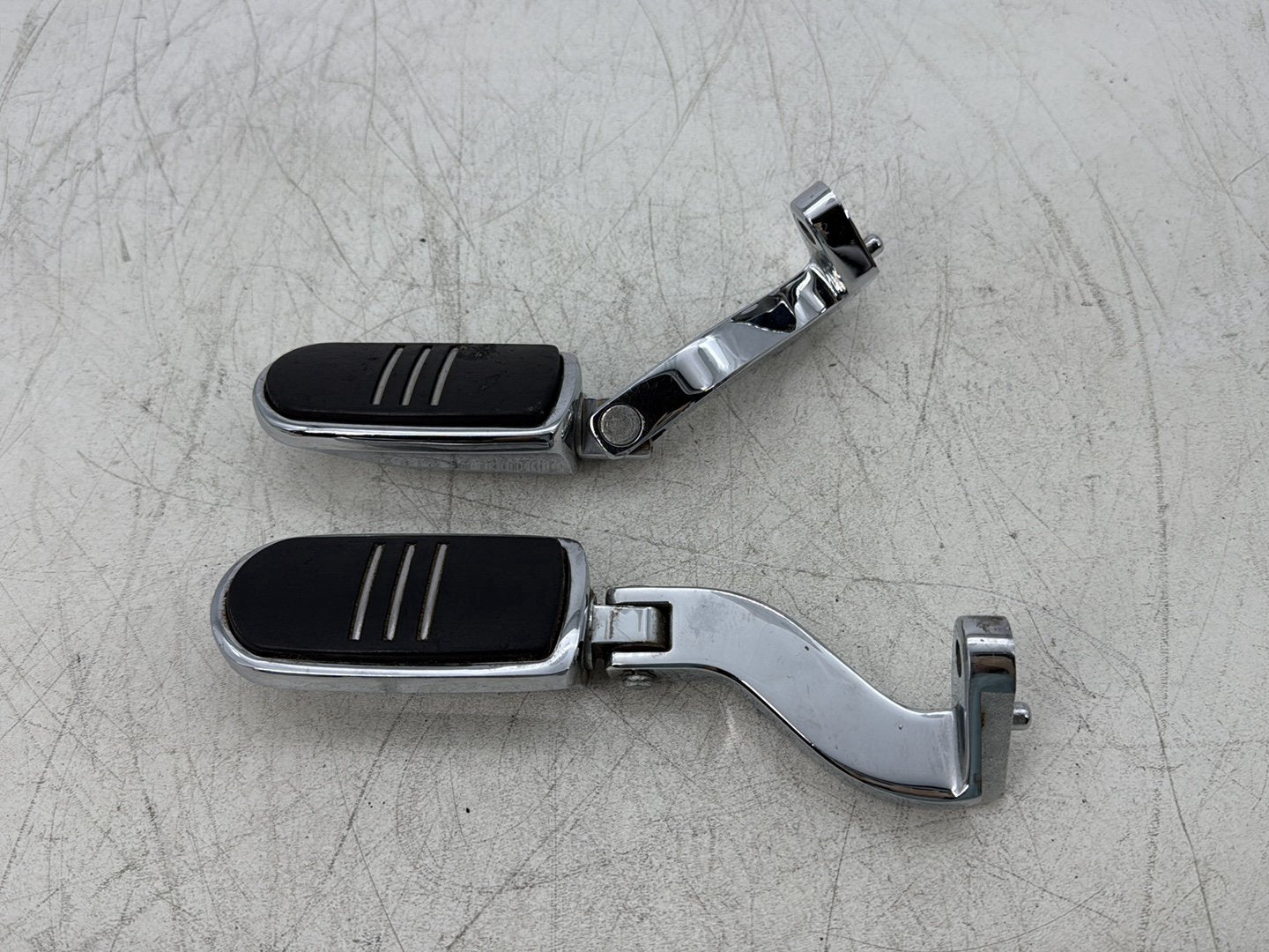 2015 Harley Road Glide Touring FLTRXS OEM Passenger Left & Right Foot Pegs