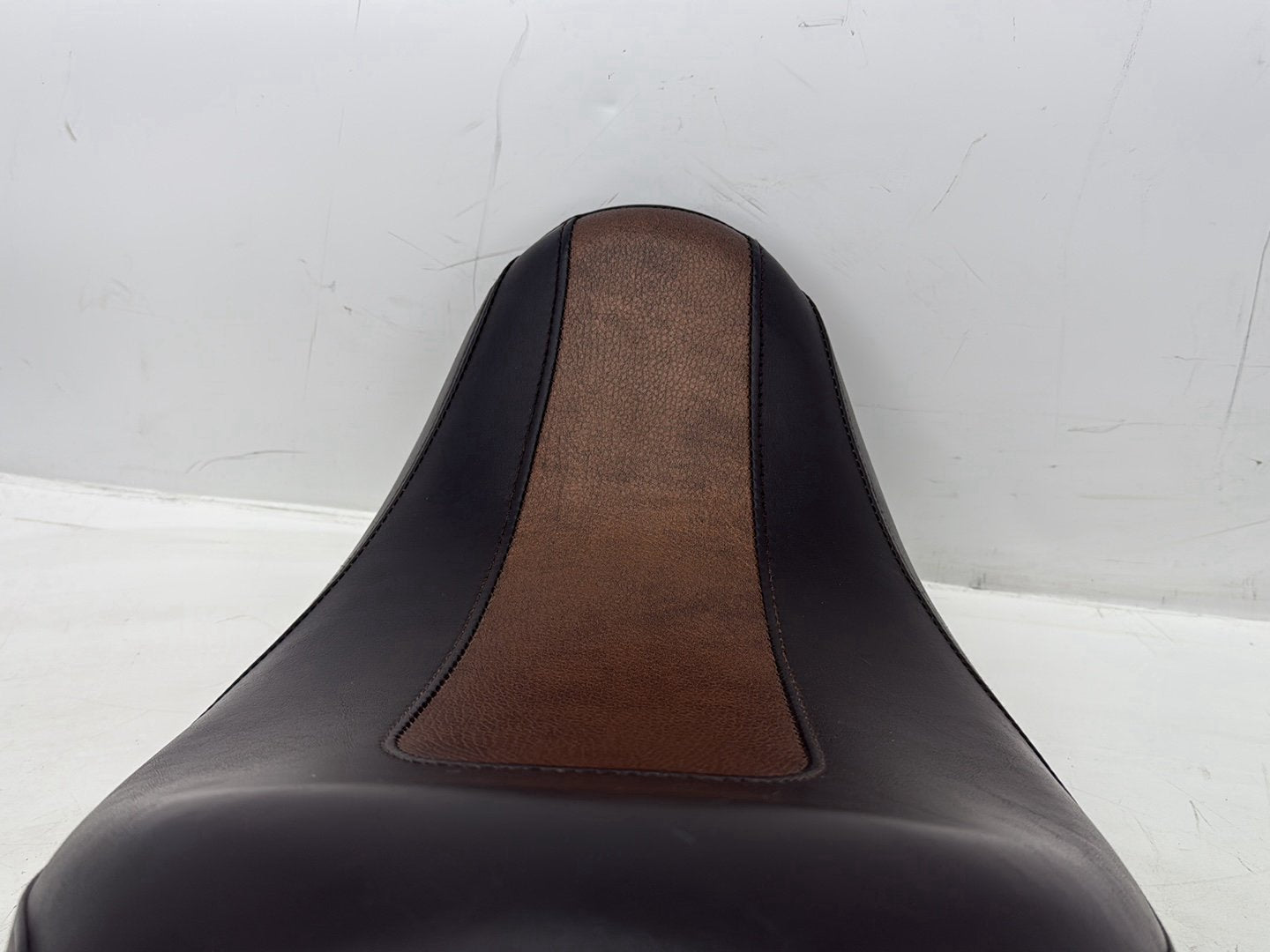 2008 Harley Dyna FXDL Low Rider Anniversary OEM Passenger Rider Driver Seat Saddle
