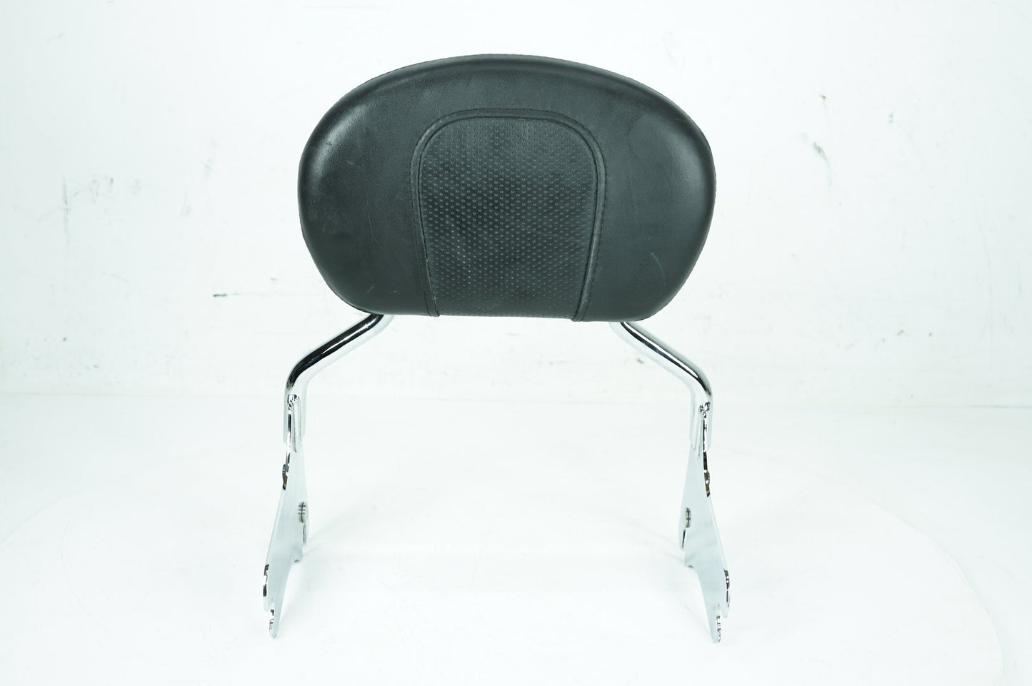2000 - 2006 Harley-Davidson Touring Road King Custom Rear Sissy Bar w/ Backrest Cushion Pad 52933-97C