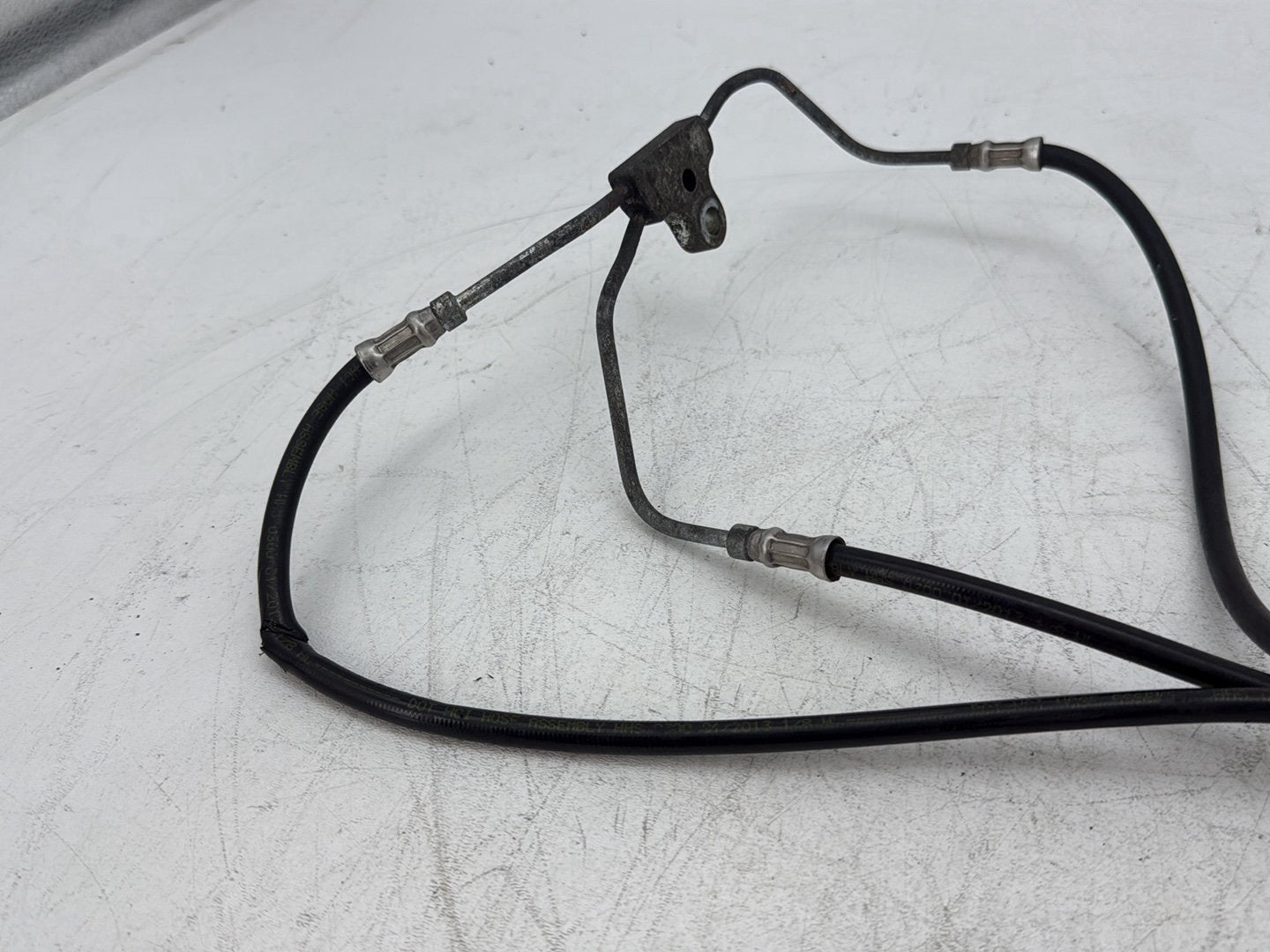 2013 Harley Electra Glide Touring Ultra FLHTCUI OEM Front Brake Hose Line Pipe NON-abs