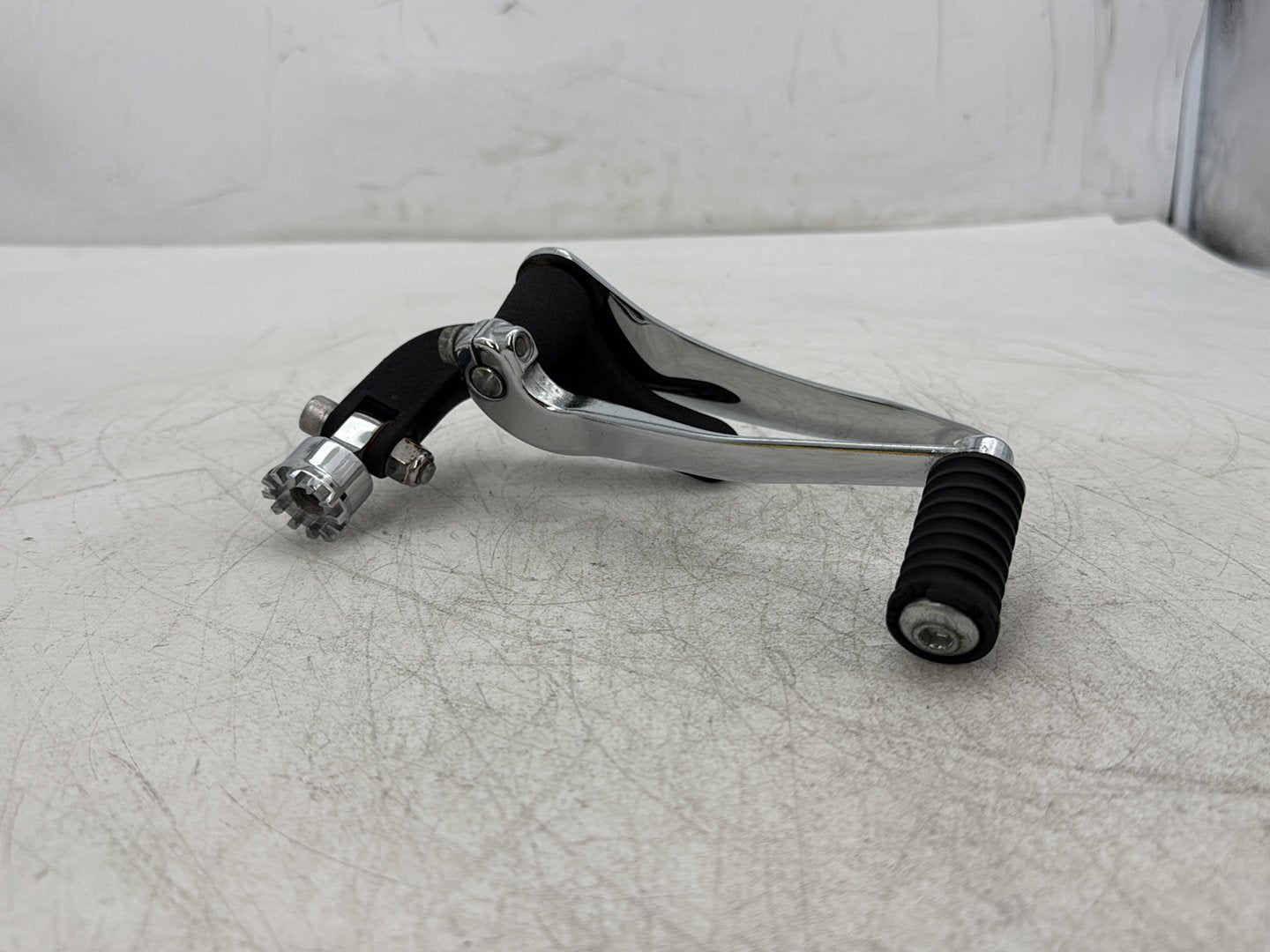 2010 Harley Dyna Fat Bob FXDF OEM Left Driver Foot Controls Peg Rest