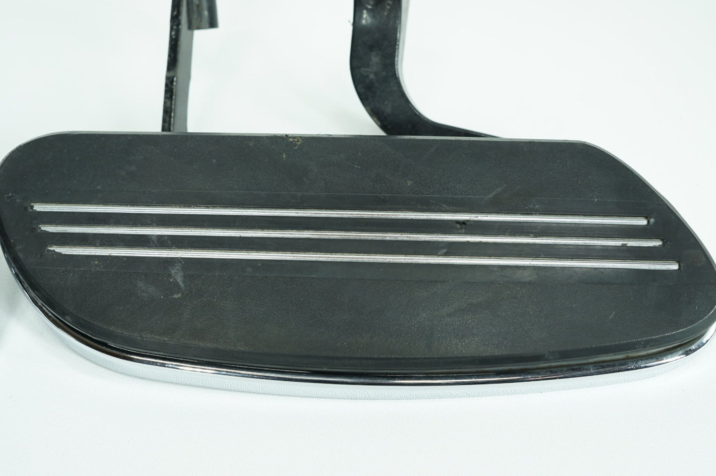 2007 - 2011 Harley-Davidson Touring Street Glide Left Right Driver Floorboard Foot Rest 50683-04