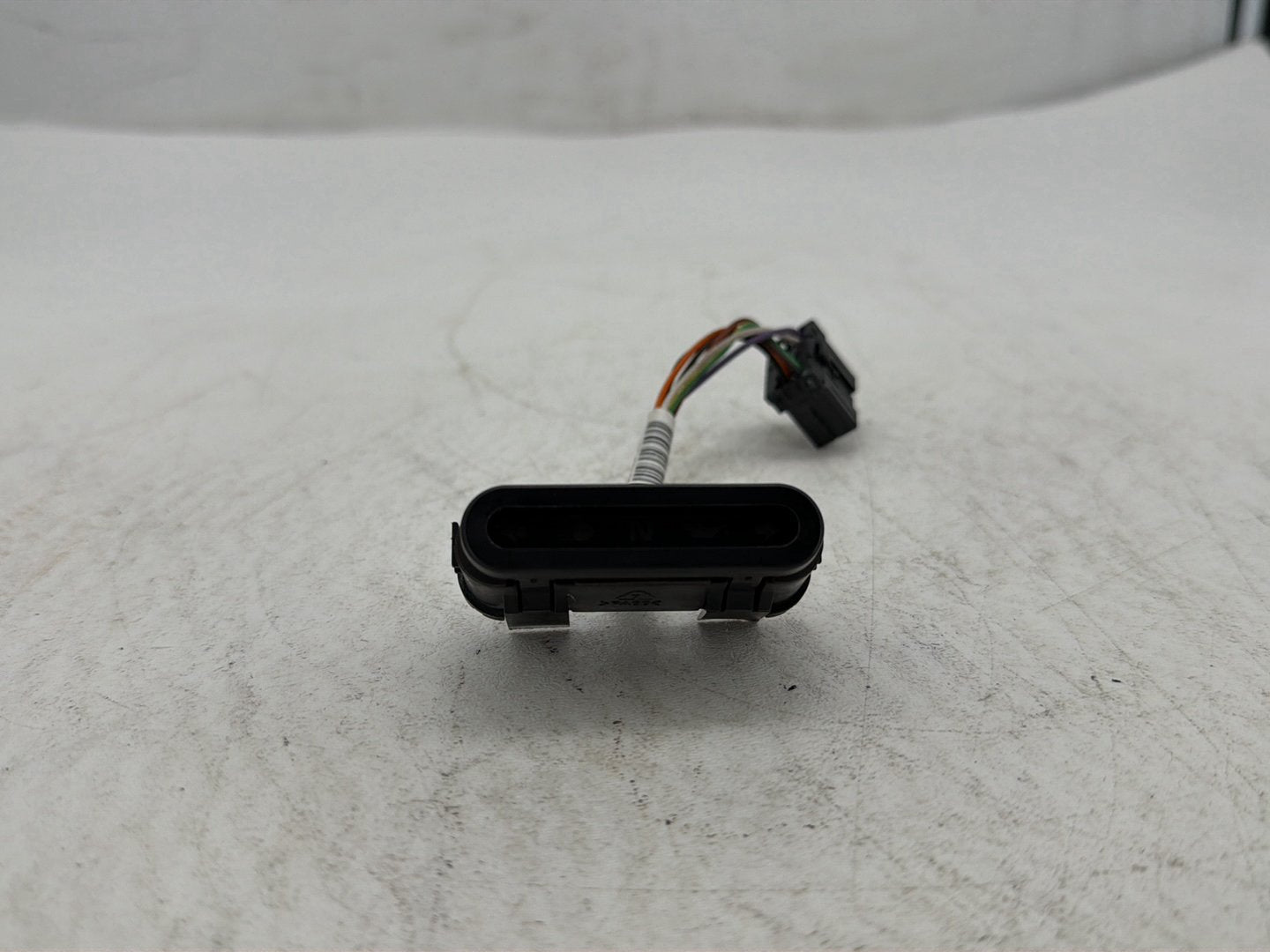 13 Harley Street Glide Touring FLHX OEM Dash Indicator Lamp Wire Plug 68789-96A