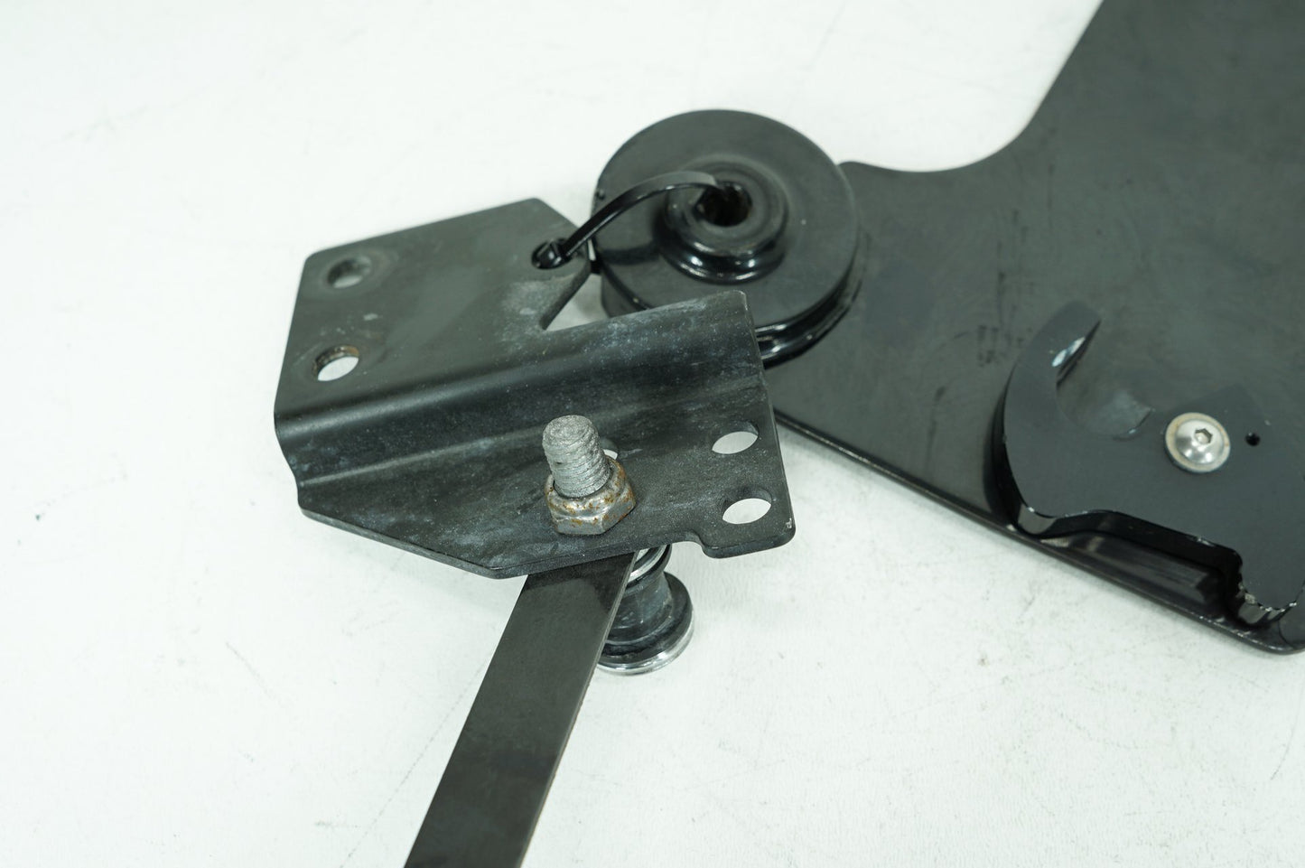 2007 - 2011 Harley-Davidson Touring Street Glide Left & Right Saddlebag Mount Brackets 53758-96C