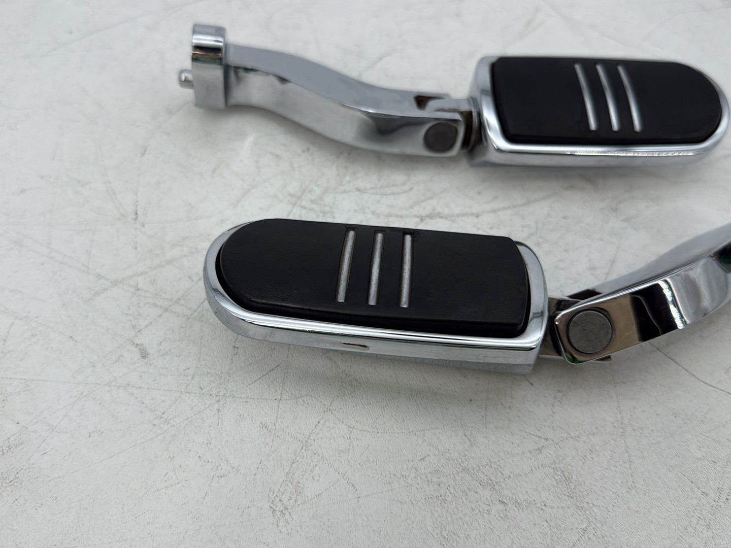 2007 - 2016 Harley-Davidson Touring Electra Glide Ultra Passenger Left & Right Foot Pegs