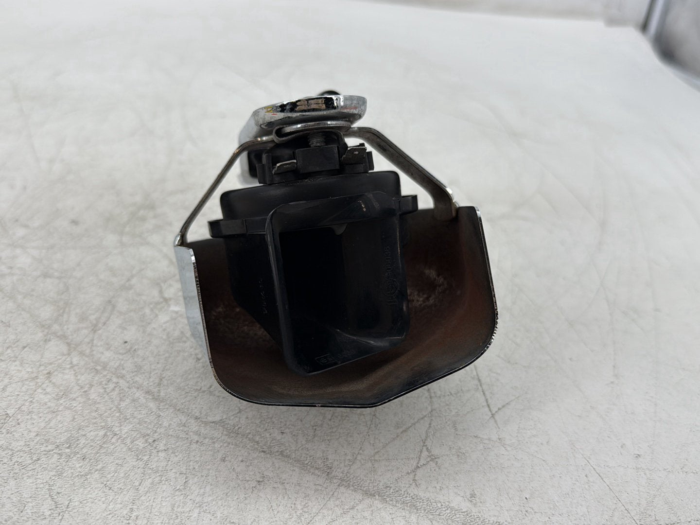 2010 Harley Dyna Fat Bob FXDF OEM Horn Signal Klaxon Chrome Cover