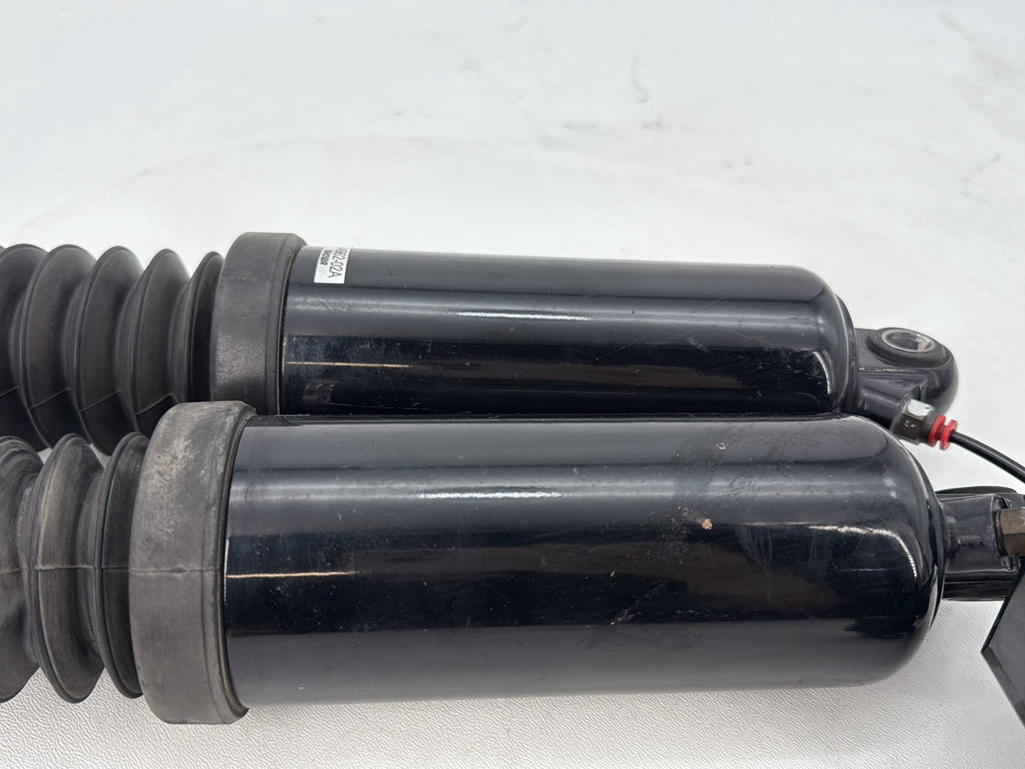 2007 Harley Street Glide Touring FLHX OEM Rear Left Right Shock Absorbers