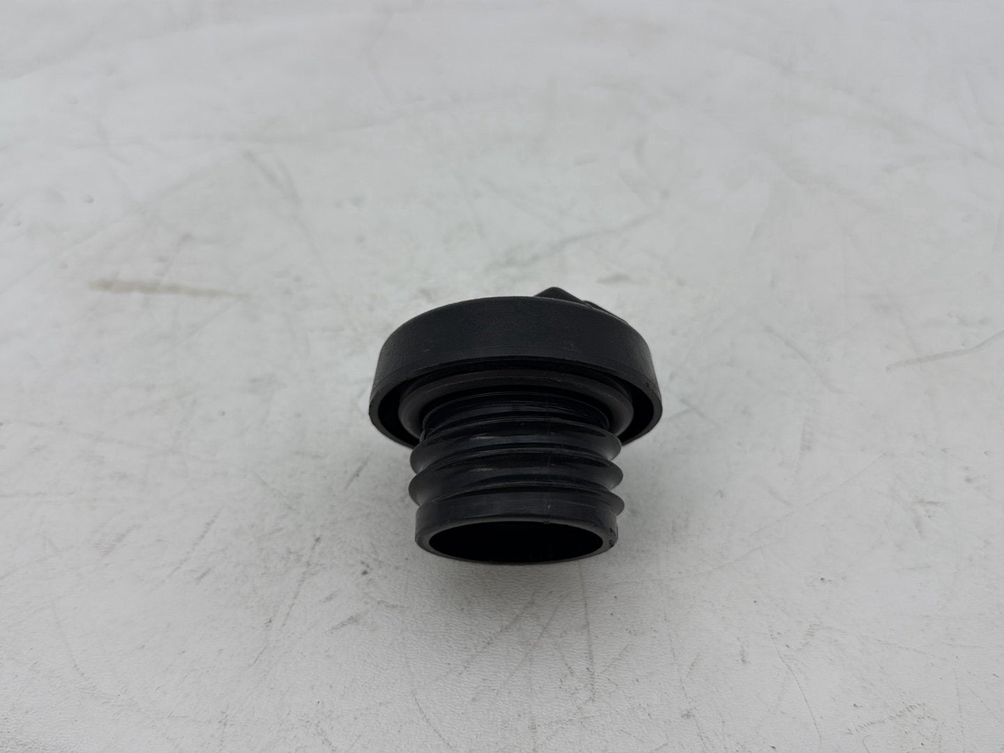 2007 - 2012 Harley-Davidson Touring Electra Glide Ultra Fuel Gas Tank Cap Bushing Hub 61274-92