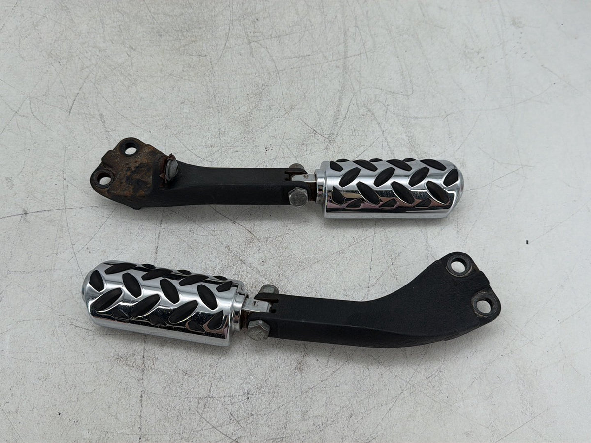 2007 Harley Dyna Street Bob FXDB OEM Passenger Left & Right Foot Pegs