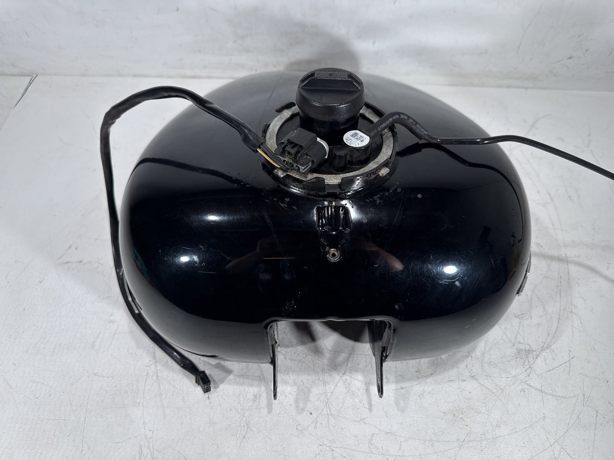 2011 Harley Street Glide Touring FLHX-103 OEM Fuel Gas Tank Gasoline Reservoir