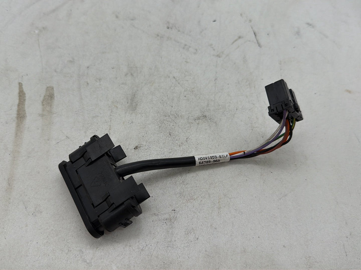 10 Harley Street Glide Touring FLHX OEM Dash Indicator Lamp Wire Plug 68789-96A