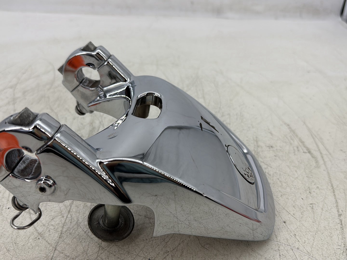 2015 Harley Dyna Low Rider FXDL OEM Front Handlebar Riser Top Clamp Chrome