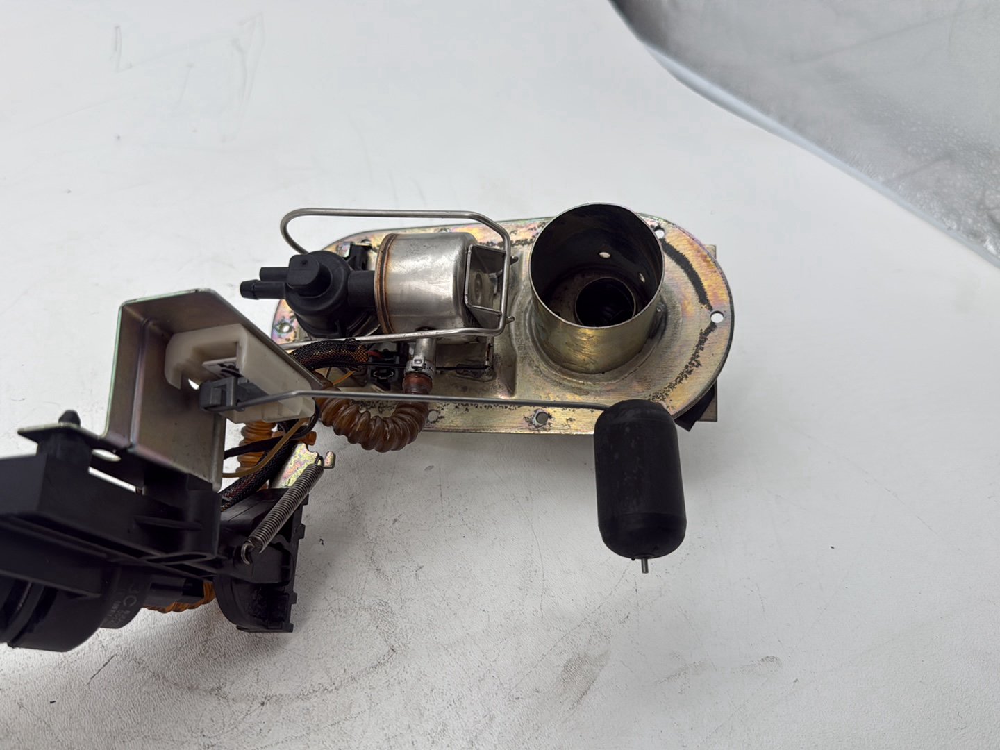 2007 Harley Touring FLHTP Electra Glide Police OEM Fuel Pump Gas Gasoline Petrol Sending