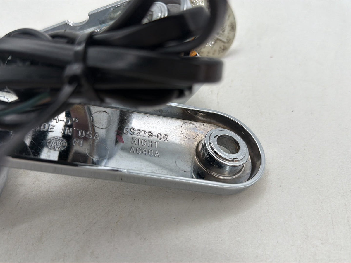 10 Harley Street Glide Touring FLHX OEM Front Left Right Turn Signal Indicators