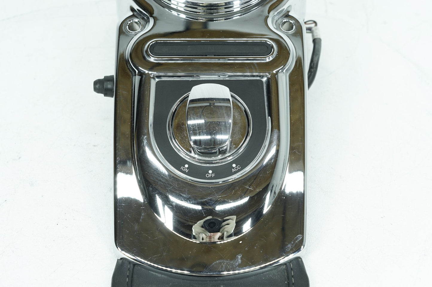 2007 - 2011 Harley-Davidson Dyna Fat Bob Fuel Tank Dash Console Speedometer NOKey 71211-04