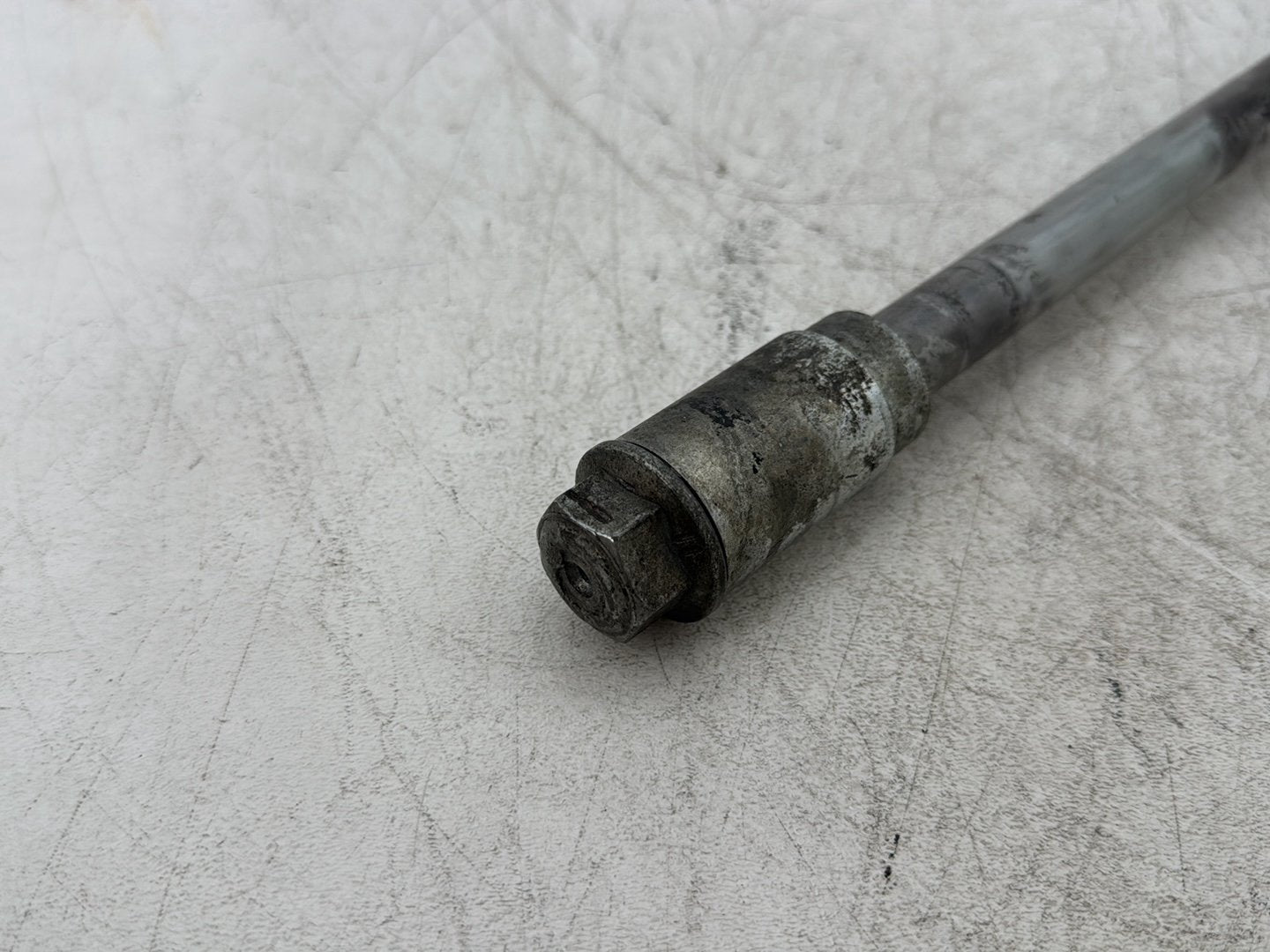 2003 Harley Dyna Wide Glide FXDWG OEM Front Wheel Axle Bolt Shaft