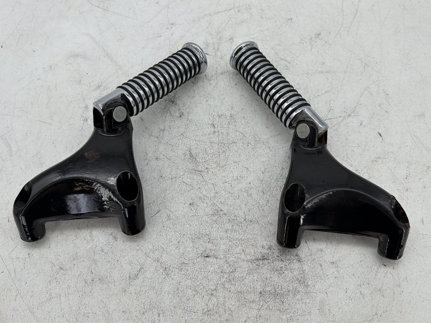 2006 Harley Sportster 1200 Custom XL1200C OEM Passenger Left & Right Foot Pegs