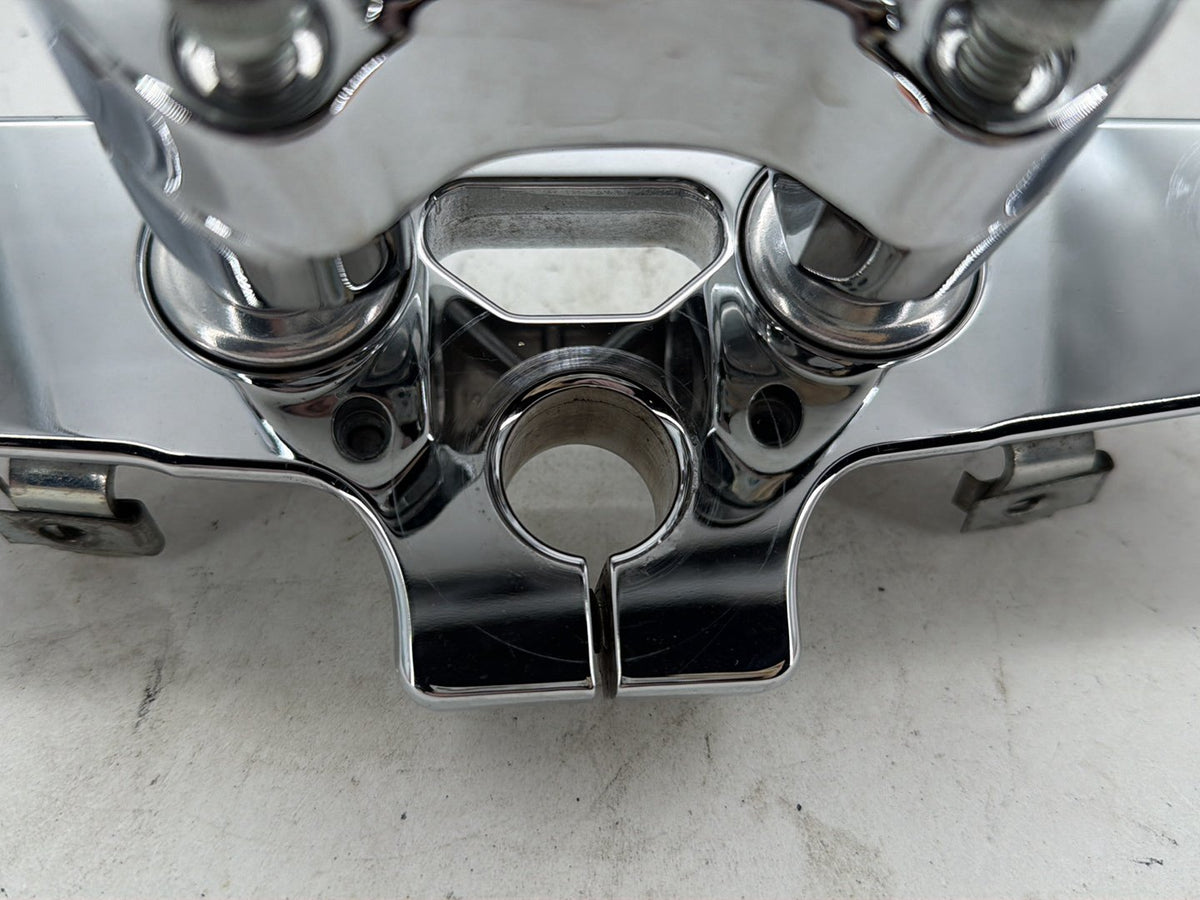 2004 Harley Heritage Softail Classic OEM Front Fork Upper Triple Tree Bracket