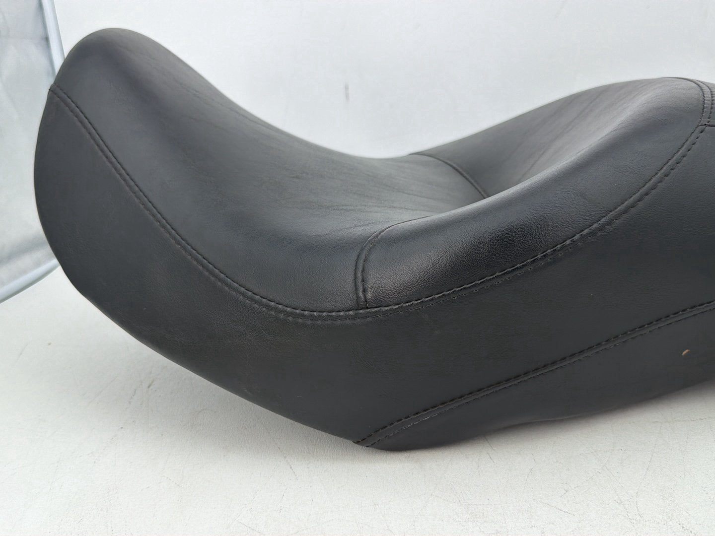 2007 - 2017 Harley-Davidson Dyna Super Glide Custom Passenger Rider Driver Seat Saddle 51819-07