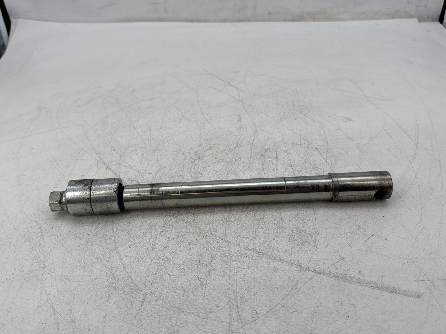 2005 Harley Electra Glide Touring Ultra FLHTCUI OEM Front Wheel Axle Bolt Shaft