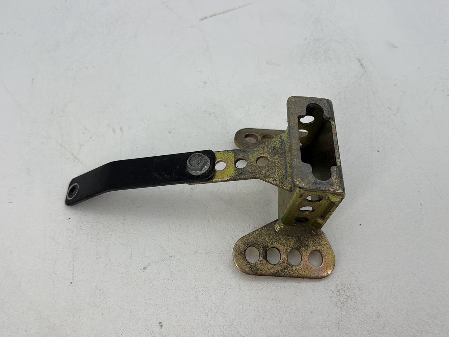 2014 Harley Electra Glide Touring CVO Screamin Eagle OEM Driver Rider Backrest Bracket Mount 52589-09A