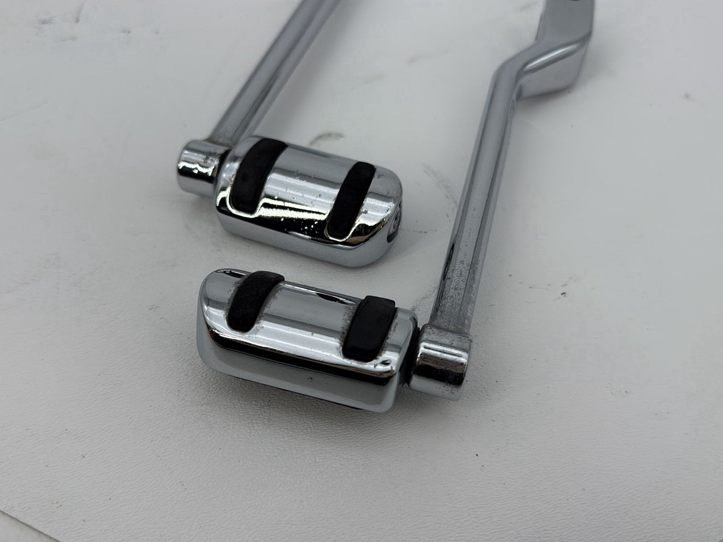 2007 - 2011 Harley-Davidson Touring Street Glide Gear Shifter Lever Pedal Pedals 33895-82C