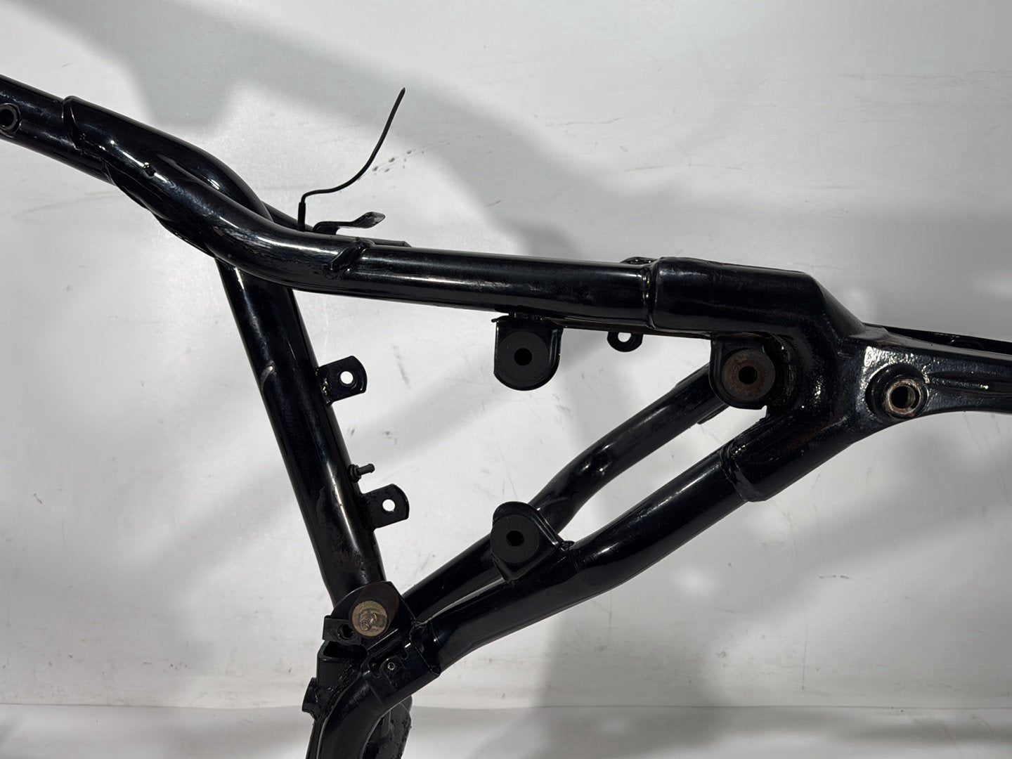 2001 Harley Sportster 883 Hugger XLH883 OEM Body Main Frame Chassis CLN CLR