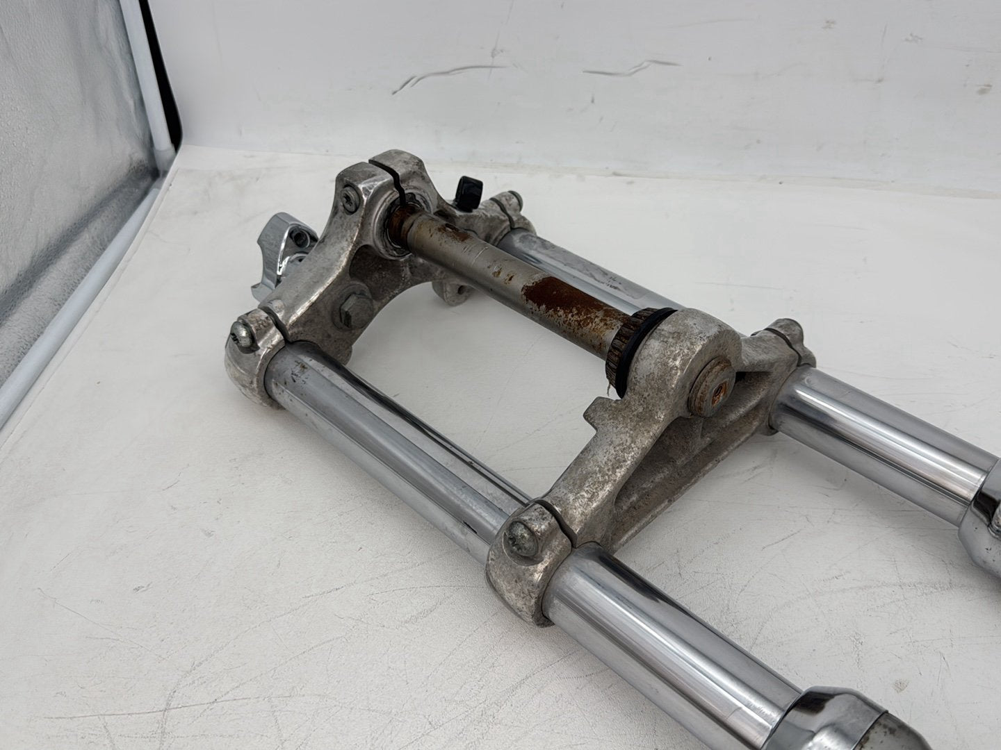 2009 Harley Sportster 1200 Low OEM Front Triple Tree Set LH RH Fork Legs Sliders