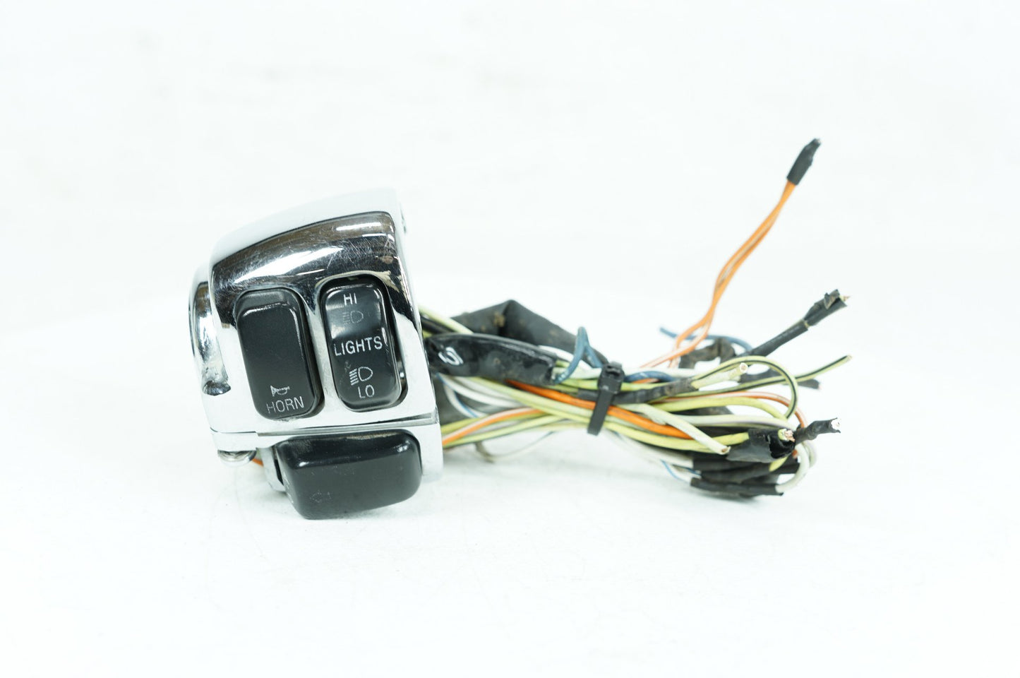 1999 - 2006 Harley-Davidson Touring Road King Classic Left Turn Signal Headlight Switches Controls  	71685-06A
