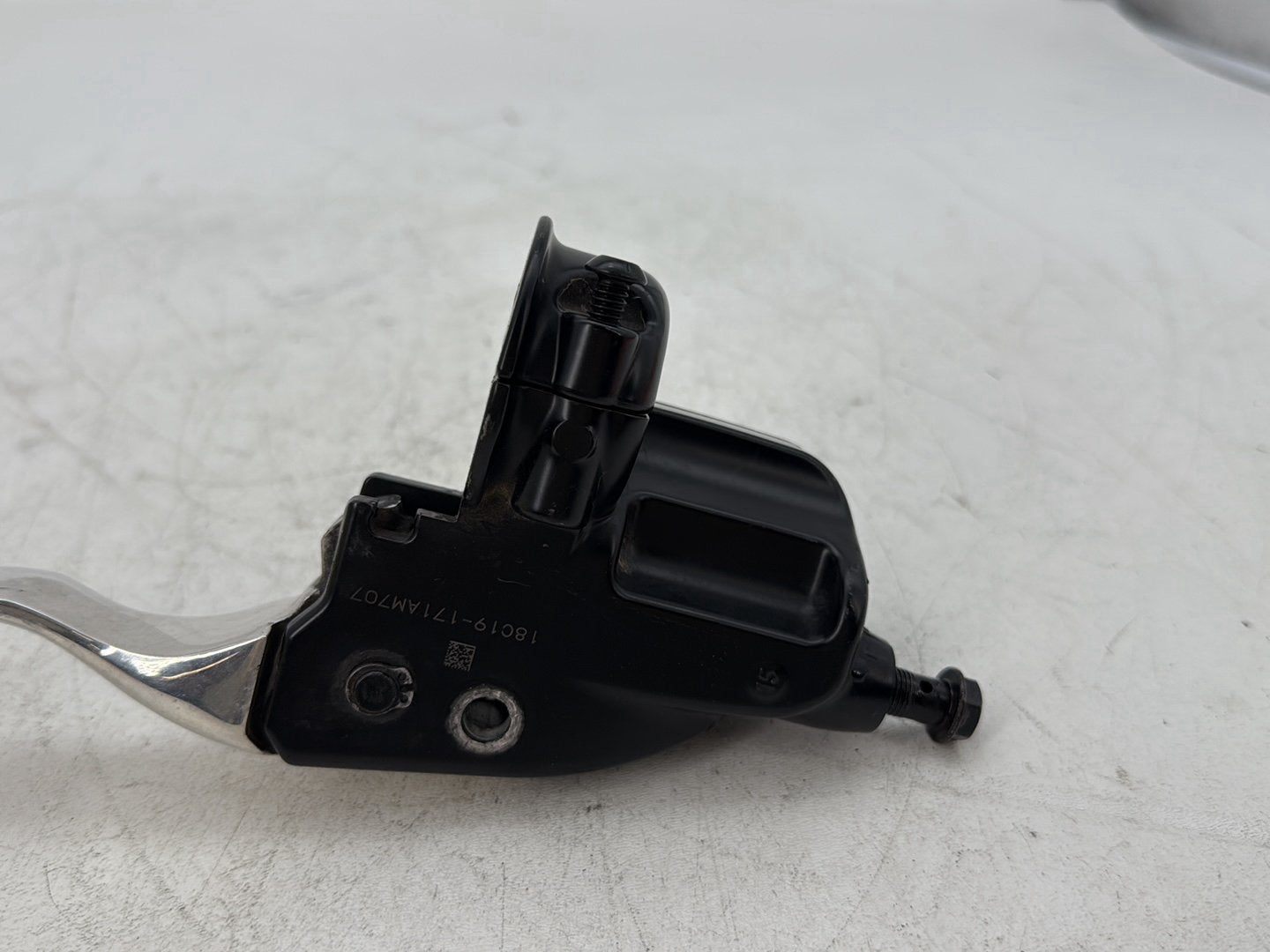 2018 Harley Electra Glide Touring Ultra FLHTCU OEM Front Left Hand Clutch Lever Master Cylinder