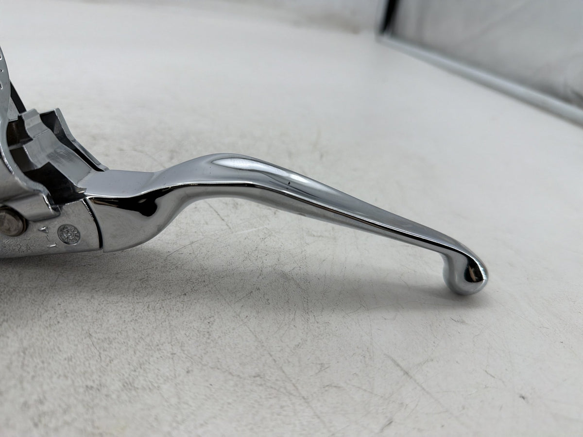 2003 Harley Softail Deuce FXSTDI OEM Front Right Brake Lever Master Cylinder