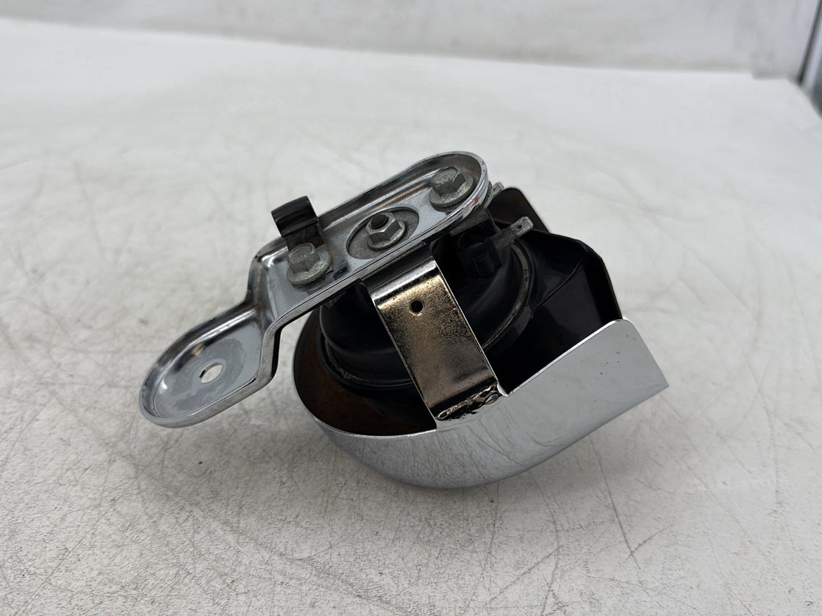 2010 Harley Dyna Fat Bob FXDF OEM Horn Signal Klaxon Chrome Cover