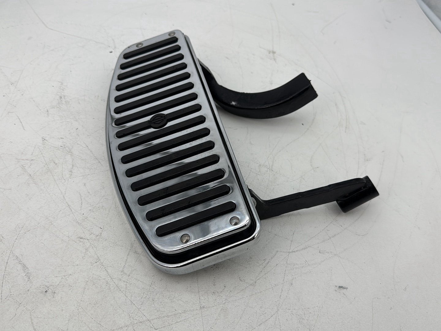 1999 - 2006 Harley-Davidson Touring CVO Screamin Eagle Road King Left Right Driver Floorboard Foot Rest 50621-79A