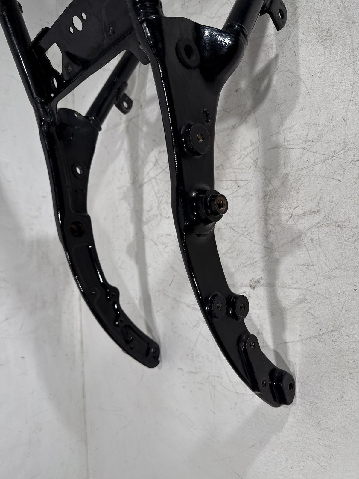 2012 Harley Electra Touring Ultra OEM Rear Back Sub Frame Rail Bar 48079-09BHP