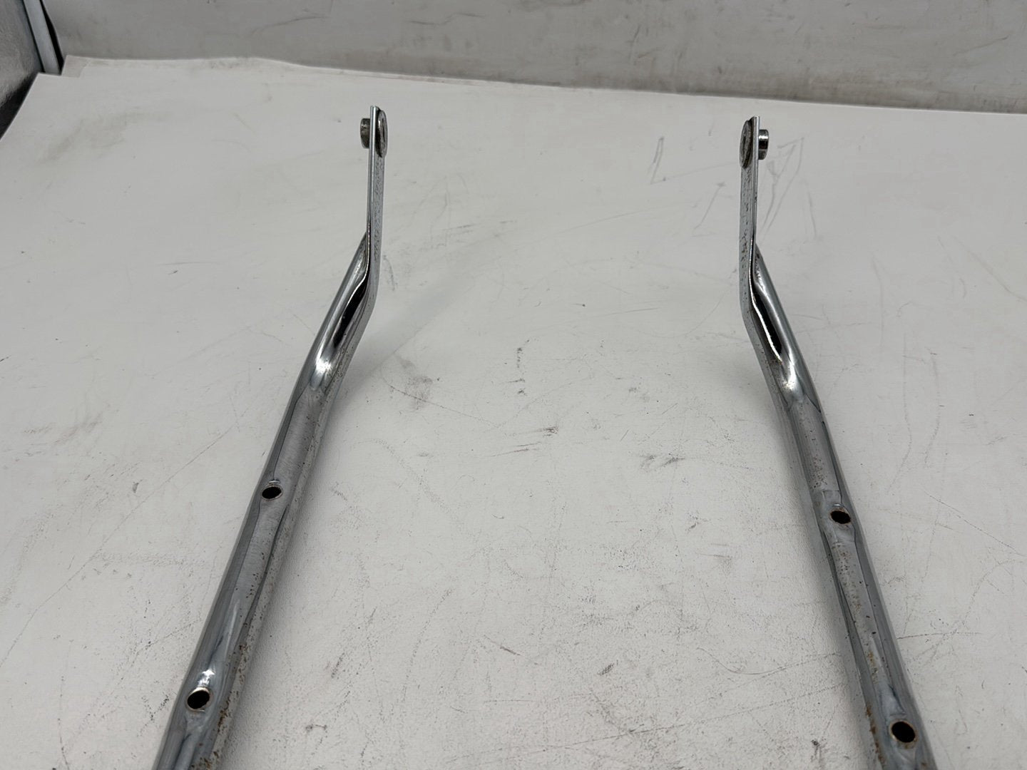 2006 Harley Touring FLHTCI Electra Glide Classic OEM Tour Pak Mount Top Tube Support Bar