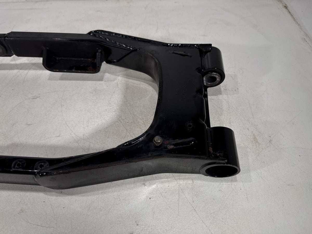 2002 Harley Electra Glide Touring Classic OEM Rear Fork Swingarm Swing Arm