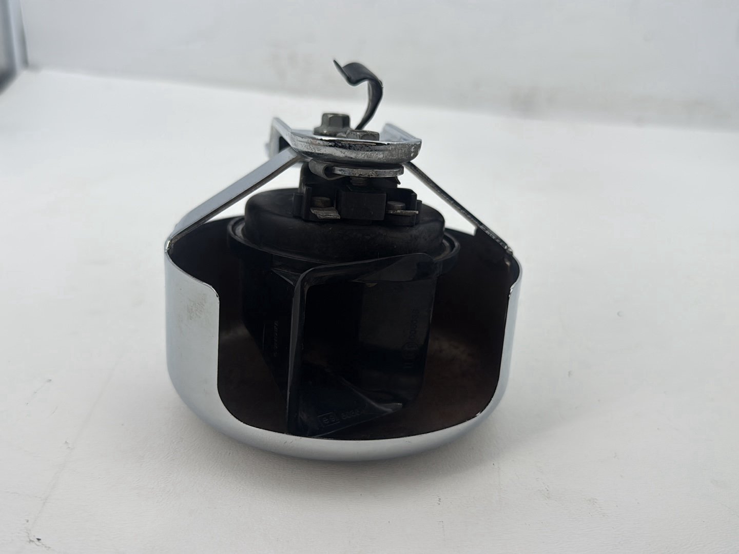 2011 Harley Road King Touring FLHRC Classic OEM Horn Signal Klaxon Chrome Cover