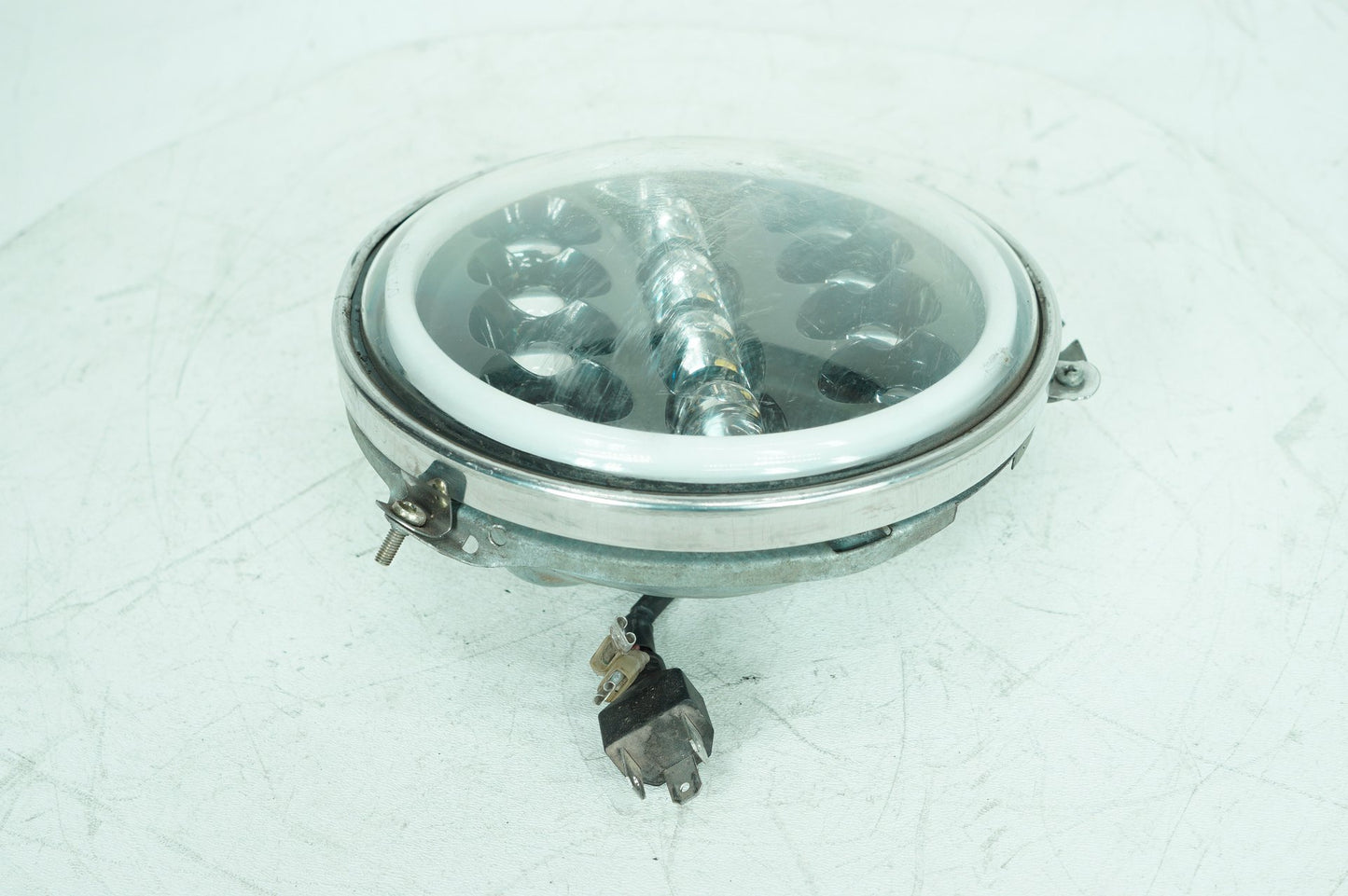 1999 - 2006 Harley-Davidson Touring Road King Police Headlight Headlamp Head Lamp Light LED 67702-81A