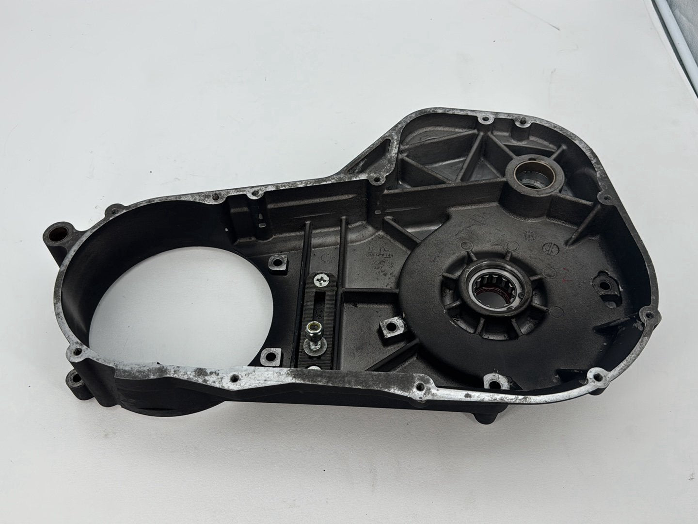 1999 - 2006 Harley-Davidson Touring Electra Glide Classic Inner Primary Clutch Cover 60677-01A