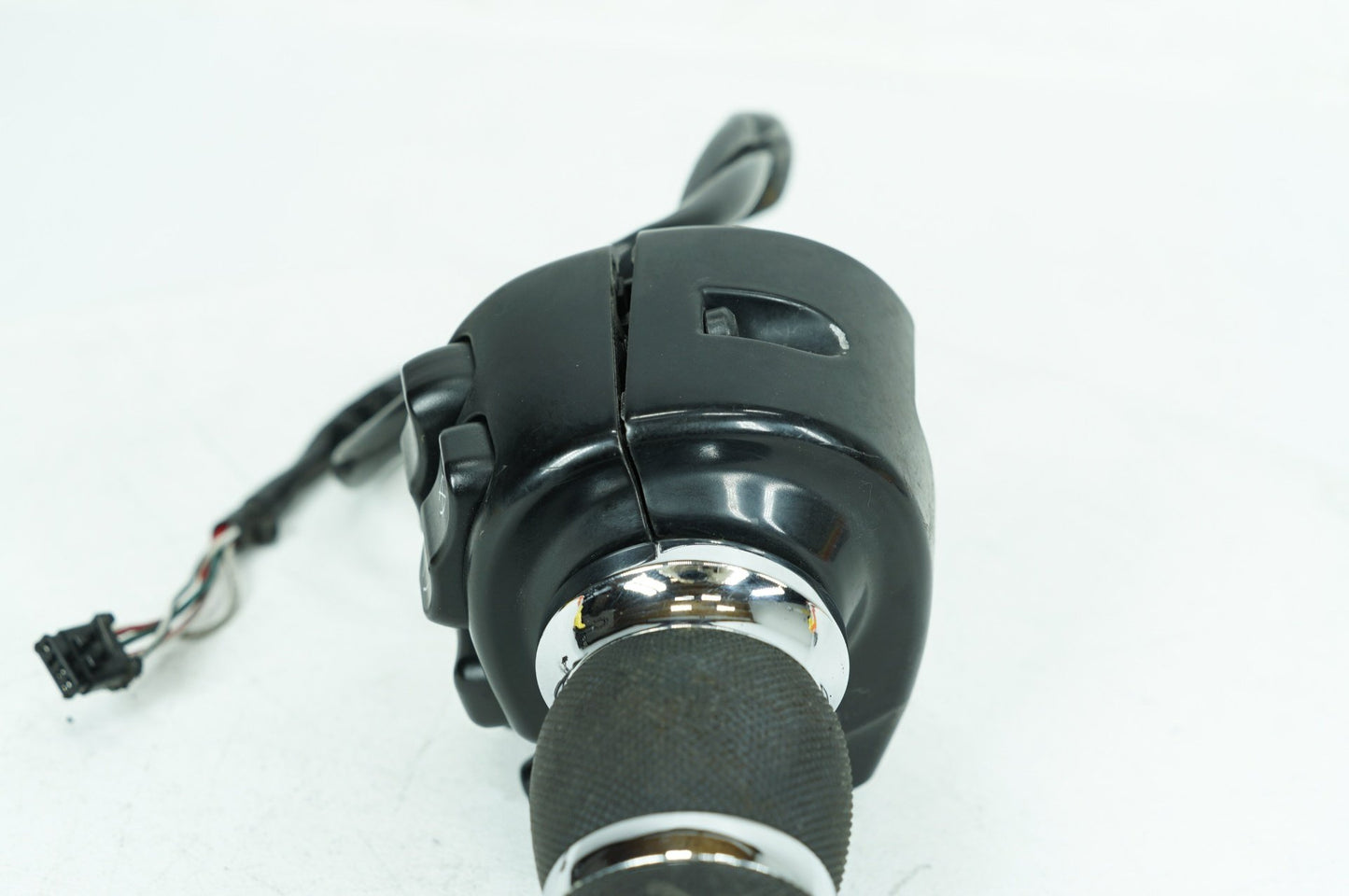2017 - 2025 Harley-Davidson Touring Road Glide Ultra Right Engine Start Kill Switches Controls 71500129B