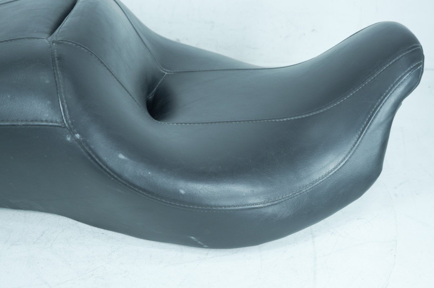 2007 - 2011 Harley-Davidson Touring Electra Ultra Passenger Rider Driver Seat Saddle 52164-10
