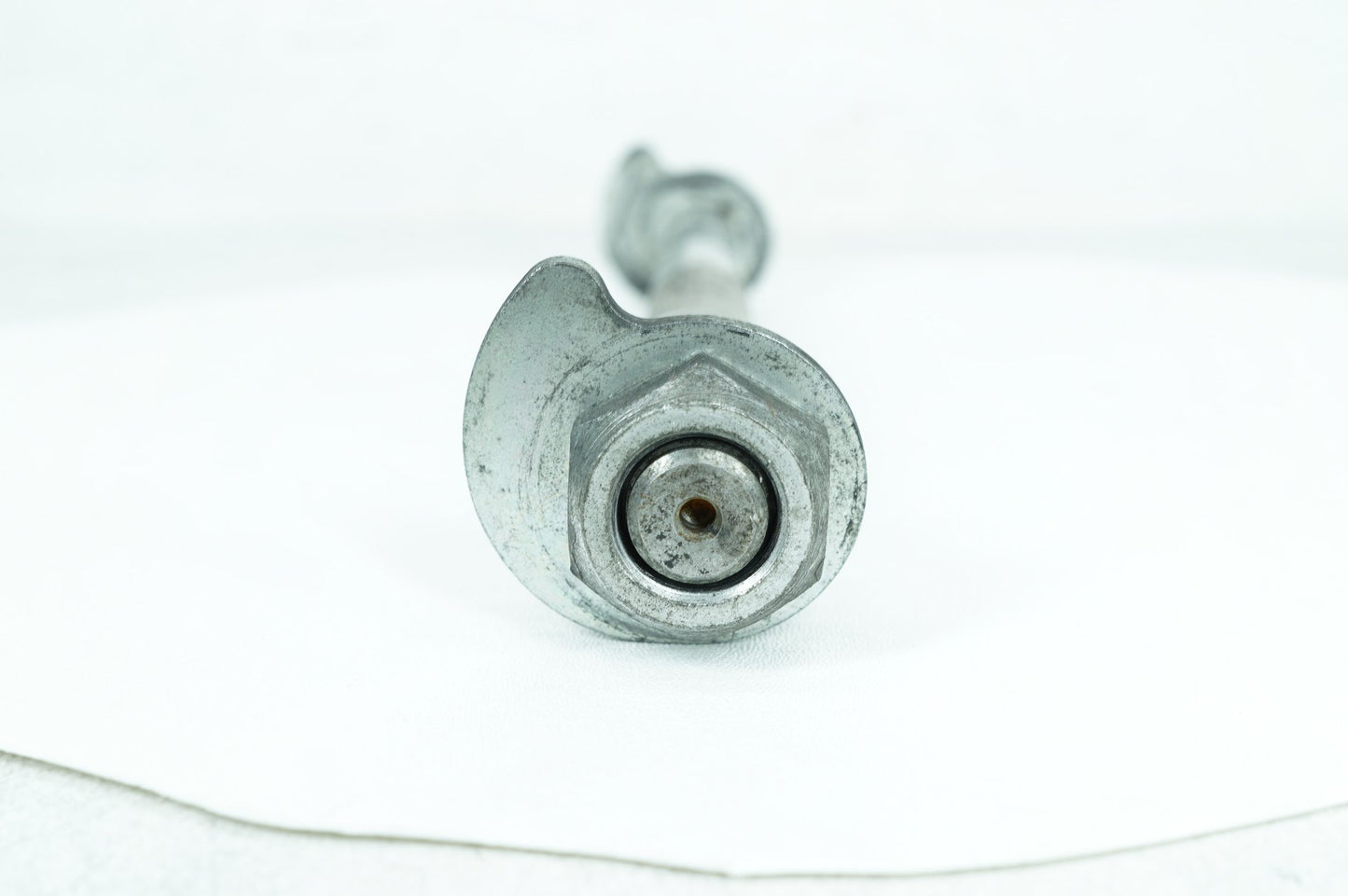 2007 - 2011 Harley-Davidson Touring Electra Ultra Rear Wheel Axle Bolt Shaft 41056-09