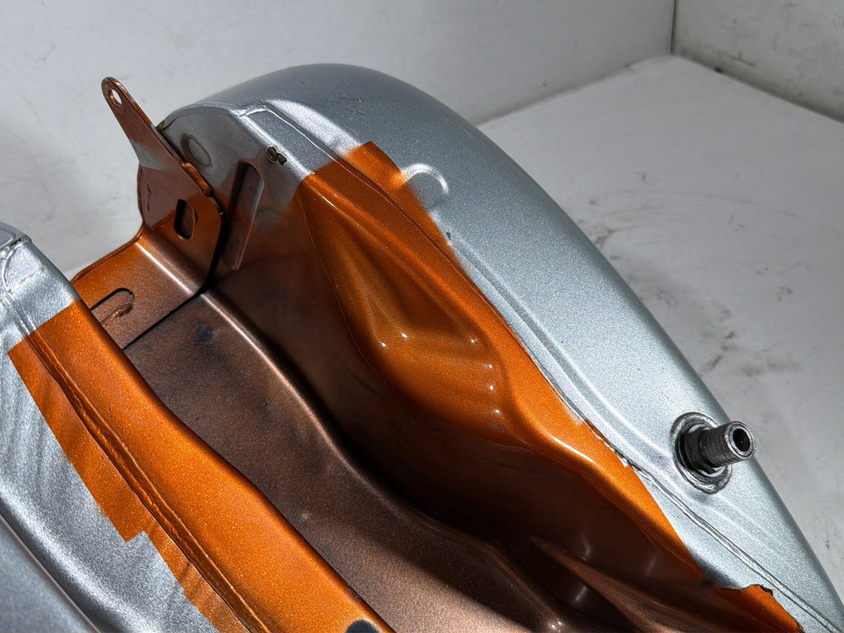2014 Harley Electra Glide Touring Ultra OEM Fuel Gas Tank Gasoline Reservoir